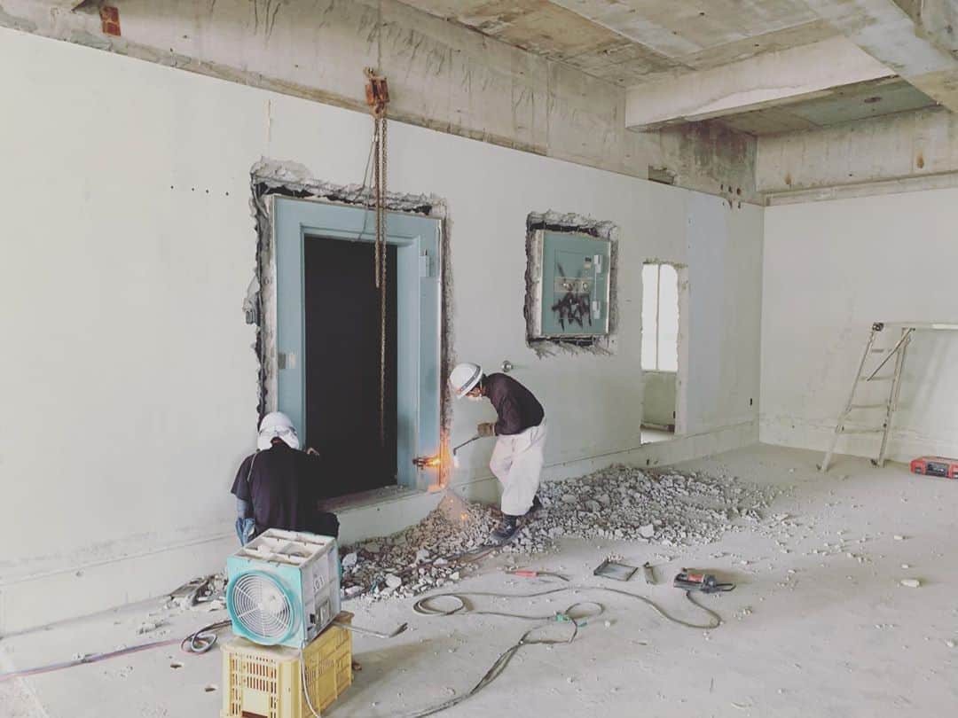 のインスタグラム：「今日の現場。 ひたすら解体作業。」