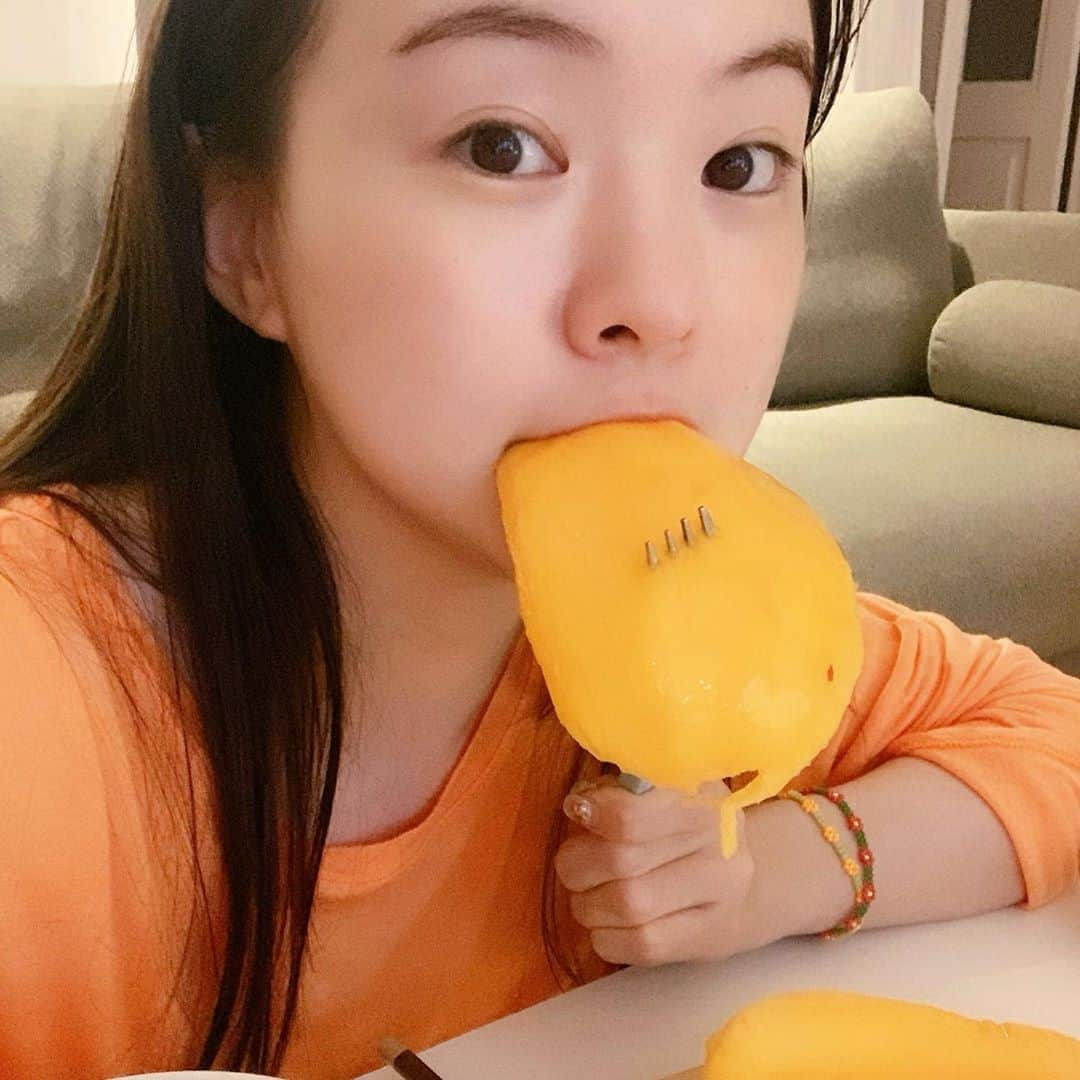 ハヌルさんのインスタグラム写真 - (ハヌルInstagram)「🥭🥭🥭🥭🥭🥭 내일은 망빙만들어봐야지😍」8月11日 21時34分 - haneulina