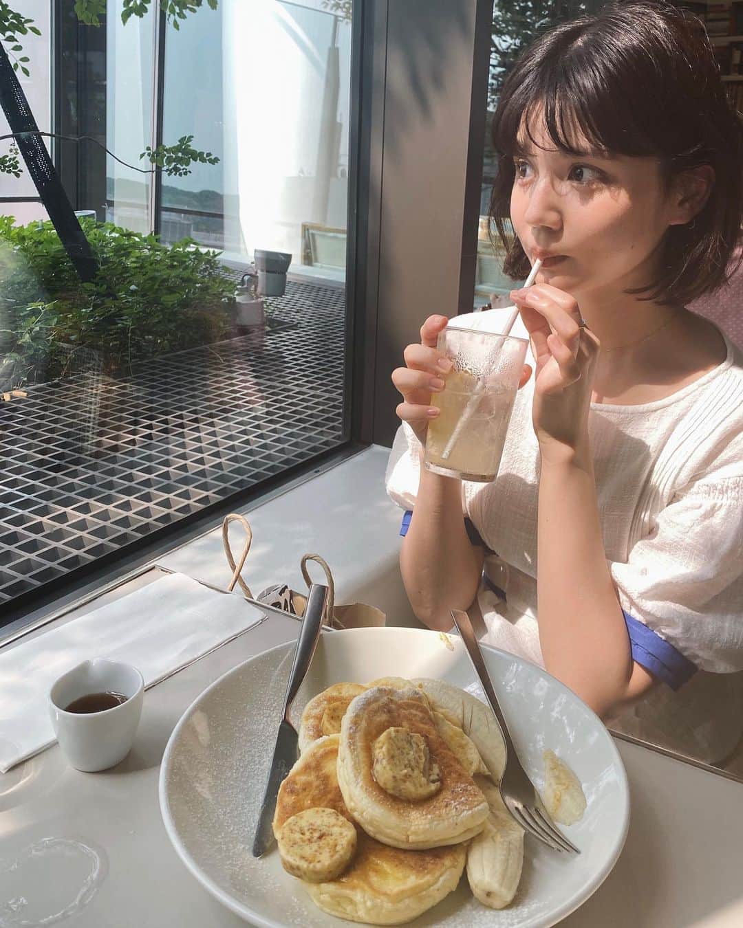 のインスタグラム：「いつかの打ち合わせ。✌︎ 食べている時が一番テンションあがります。」