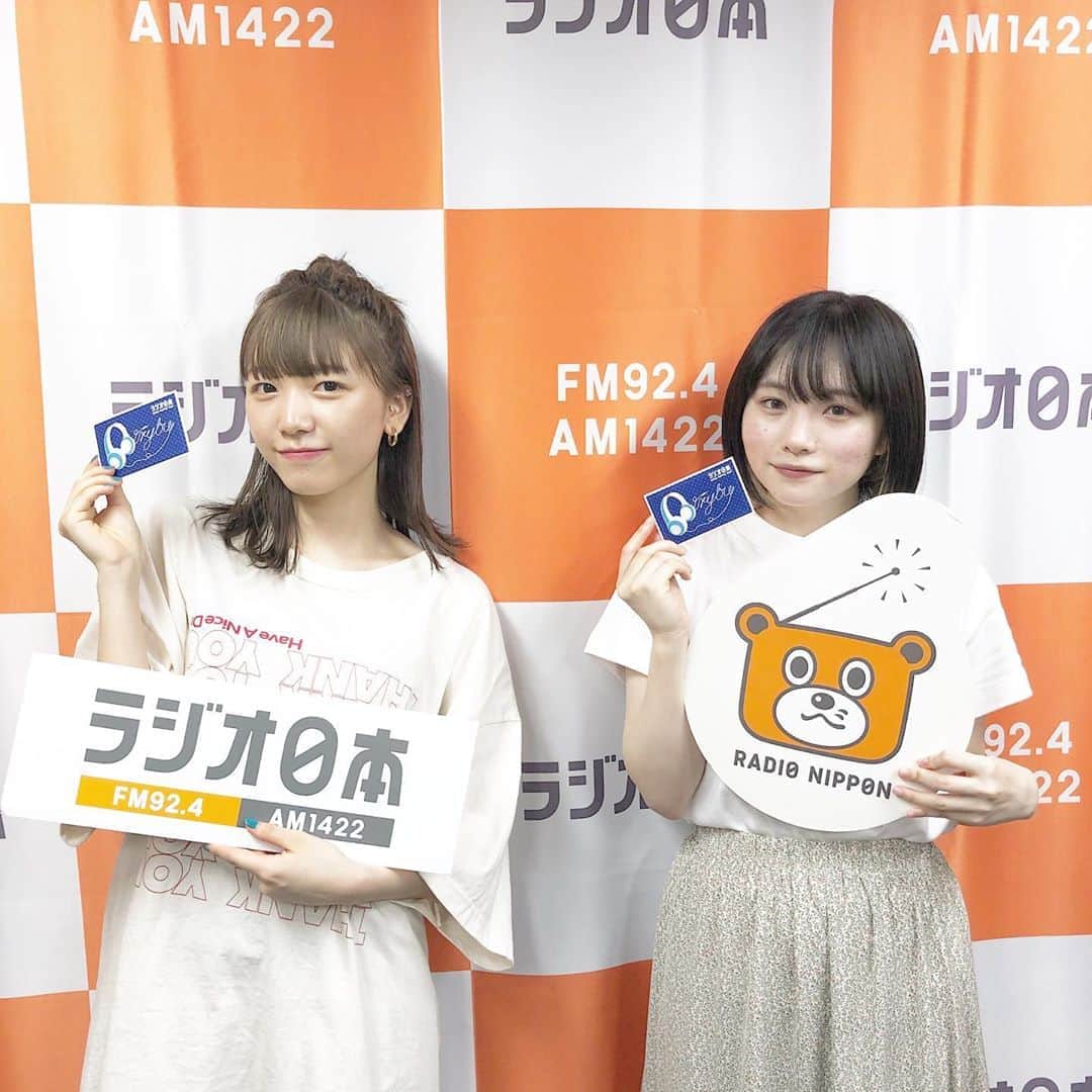 ザ・コインロッカーズのインスタグラム：「今日は… ラジオ日本「60TRY部(ロクマルトライブ)」に船井美玖&宇都宮未来が生出演しました🌟  2枚目の写真はスタジオに向かっている途中、東京タワーが近くて記念に写真を撮る2人です🗼  #コインロッカーズ #コイロカ #コイロカオフショット #船井美玖 #宇都宮未来」