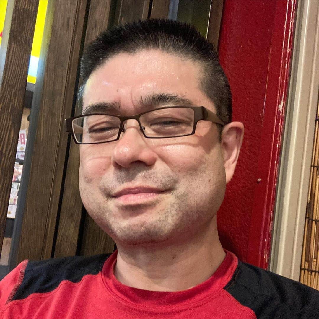 佐藤竜雄のインスタグラム：「今日撮っても苦笑でしかないっす。涼しくなったらアー写撮ろう(笑) #近影 #夏やつれ」