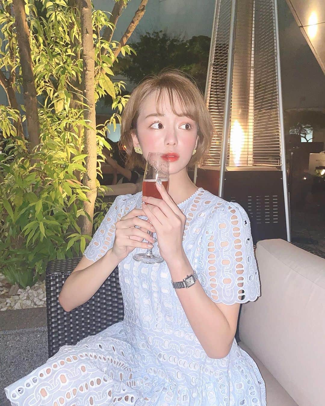 黒田真友香さんのインスタグラム写真 - (黒田真友香Instagram)「友達とディナーしたときの🍽 お洒落なお店だったのでワンピースで👗  ワンピース　@unik_2018  ピアス　@iu.ui.0031  時計　@cartier   です☺️✨  大阪の夜はテラスだとちょっと蒸し暑いけど、ビアガーデン気分楽しめてよかった🍻  久しぶりにコメントで質問返ししようかな〜😍💓　最近質問箱もあんまりできてないし、みんなとお話ししたい☺️  なんでもお待ちしてます💌」8月11日 21時40分 - kurodamayukaxx