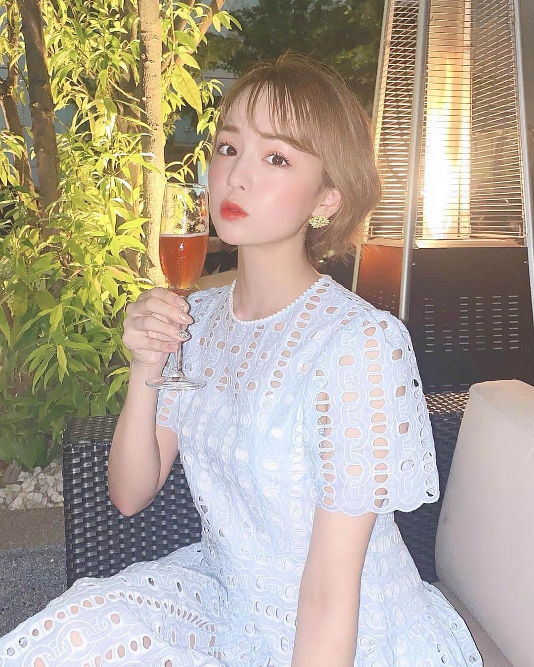 黒田真友香さんのインスタグラム写真 - (黒田真友香Instagram)「友達とディナーしたときの🍽 お洒落なお店だったのでワンピースで👗  ワンピース　@unik_2018  ピアス　@iu.ui.0031  時計　@cartier   です☺️✨  大阪の夜はテラスだとちょっと蒸し暑いけど、ビアガーデン気分楽しめてよかった🍻  久しぶりにコメントで質問返ししようかな〜😍💓　最近質問箱もあんまりできてないし、みんなとお話ししたい☺️  なんでもお待ちしてます💌」8月11日 21時40分 - kurodamayukaxx