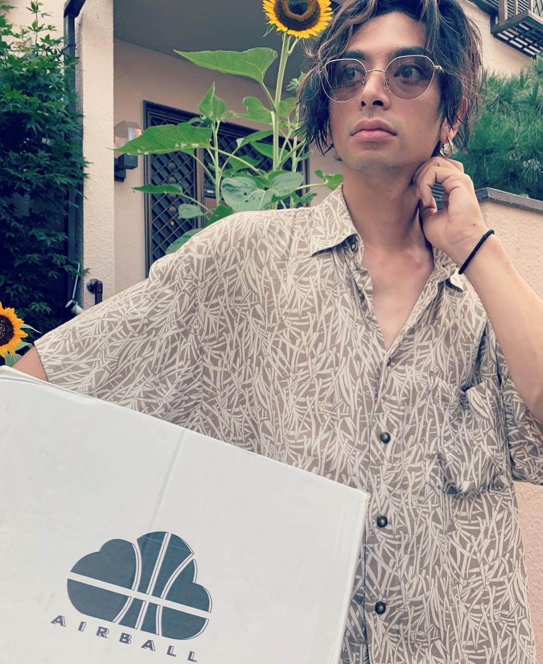 ZiNEZKAMIKAZEさんのインスタグラム写真 - (ZiNEZKAMIKAZEInstagram)「every summer feelin the love and i appriciate it. it all came from one ball with alot of time facing it🏀❤️」8月11日 12時59分 - zinez_kamikaze