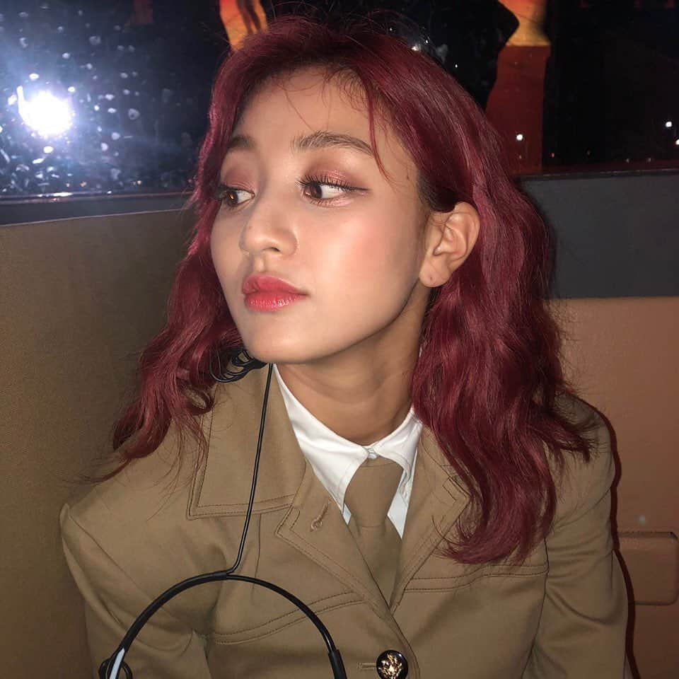 TWICEさんのインスタグラム写真 - (TWICEInstagram)「일요일 너무 오랜만이였다 맞죵 레드죠도 오랜만이야아아앙 허허 원스들 빨리 만나고 싶다아ㅏㅏㅏ」8月11日 13時08分 - twicetagram