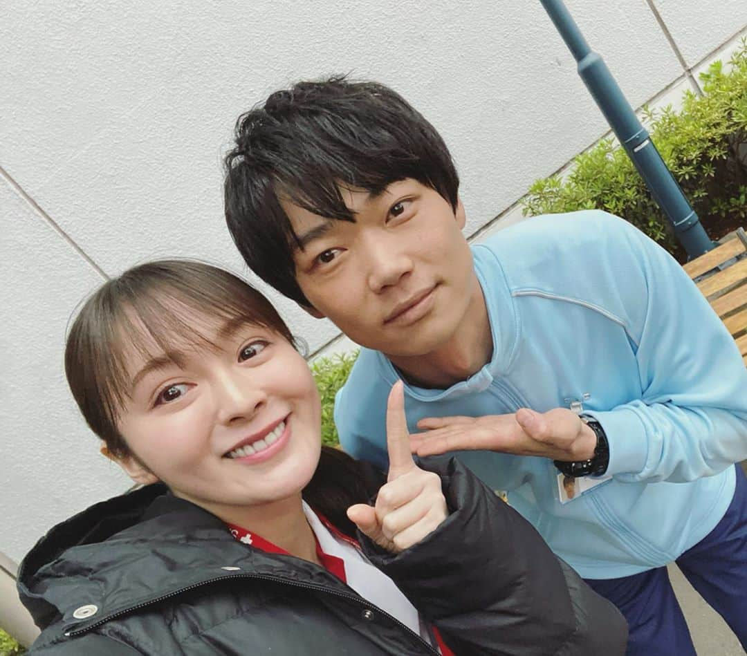 貫地谷しほりさんのインスタグラム写真 - (貫地谷しほりInstagram)「今週は第5話！ 写真は瀬戸くんこと笠松将くんです〜 とっても人懐っこい可愛い子です！ 自粛前なのでダウン着てますね😅 今は毎日あっついですねぇ。 皆さん、水分とって無理せずにお過ごし下さい！ #nhk #ドラマ10 #ディアペイシェント #笠松将」8月11日 13時32分 - shihori_kanjiya