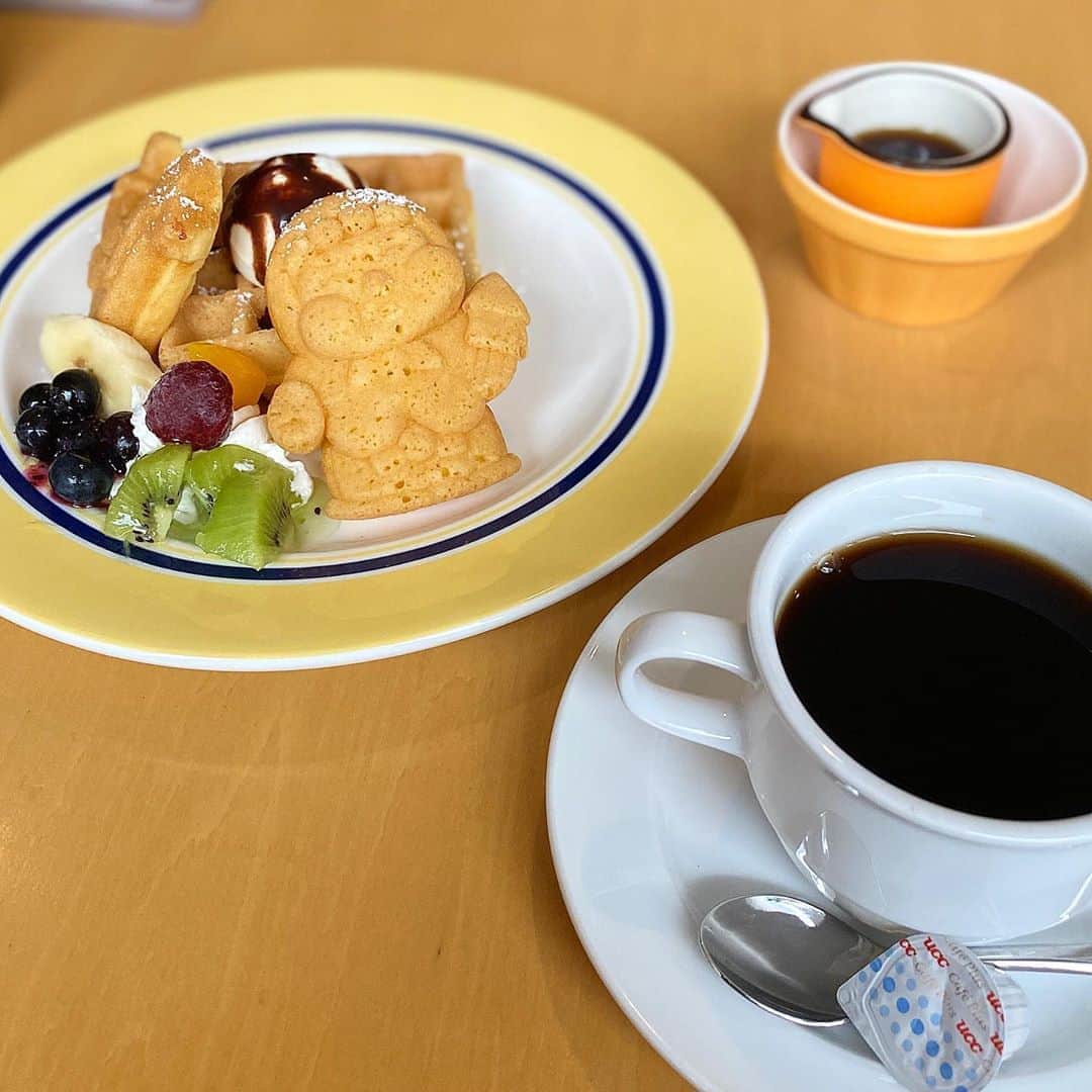 新山大さんのインスタグラム写真 - (新山大Instagram)「ロケおわって #紅園 で #生姜焼き定食 食べて #マチニワ で #三社大祭 の山車見て #みな実 で #イサバのカッチャ を食べて帰ります。 #八戸 ただいまの気温35℃…。 #汗」8月11日 13時34分 - dai_niiyama