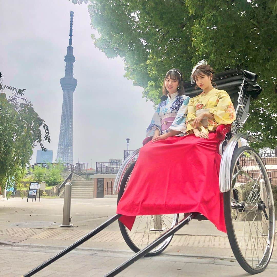 山田杏奈さんのインスタグラム写真 - (山田杏奈Instagram)「浴衣で浅草観光編②﻿ ﻿ 京都などを訪れた時にいつも乗ってみたいなぁと思いつつもなかなか機会がなかったのですが、﻿ ﻿ 今回初めて人力車に乗ってみました♡﻿ ﻿ 風を感じられるし、たくさんの浅草に関する雑学を知ることができました✨﻿ 一人や友達と回るよりも確実に浅草に詳しくなれるし、おすすめのお店なども教えて頂けます🥺本当に楽しかったです！！！﻿ ﻿ ぜひまた機会があれば乗らせてもらいたいと思いました🏮👘✨﻿ ﻿ #浅草 #ASAKUSA #浴衣  #浴衣ヘア #浴衣レンタル #着物レンタル #浅草観光 #浅草食べ歩き #レトロ着物 #レトロ浴衣 #浅草寺 #chilloutsampo #人力車」8月11日 14時03分 - anna_yamada05