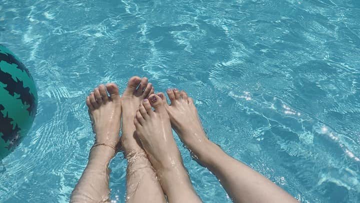ユジョン のインスタグラム：「첨벙첨벙」