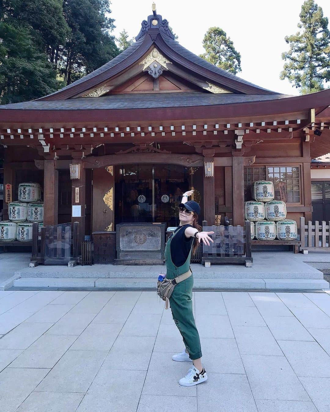 井上貴子のインスタグラム：「本日  吉方位取りに。  40キロまでだから…  高麗神社に！！！  暑い😵 危険よね。  熱中症対策万全にしている。  もう帰ります^ ^  Happyで^ ^  コロナ禍に携わる 全てのお仕事の皆様。  心から 感謝しています。  九州の 豪雨災害に遭われた皆様 心より お見舞い申し上げます。  引き続きお気をつけてお過ごし下さい。  #井上貴子  #LLPWX #女子プロレス #紅緒と柊音 #トイプードル #cacatocacat #高麗神社 #吉方位取り #熱中症対策万全 #40度超え #Twitterも見てね #感謝 #STOPCOVID19」