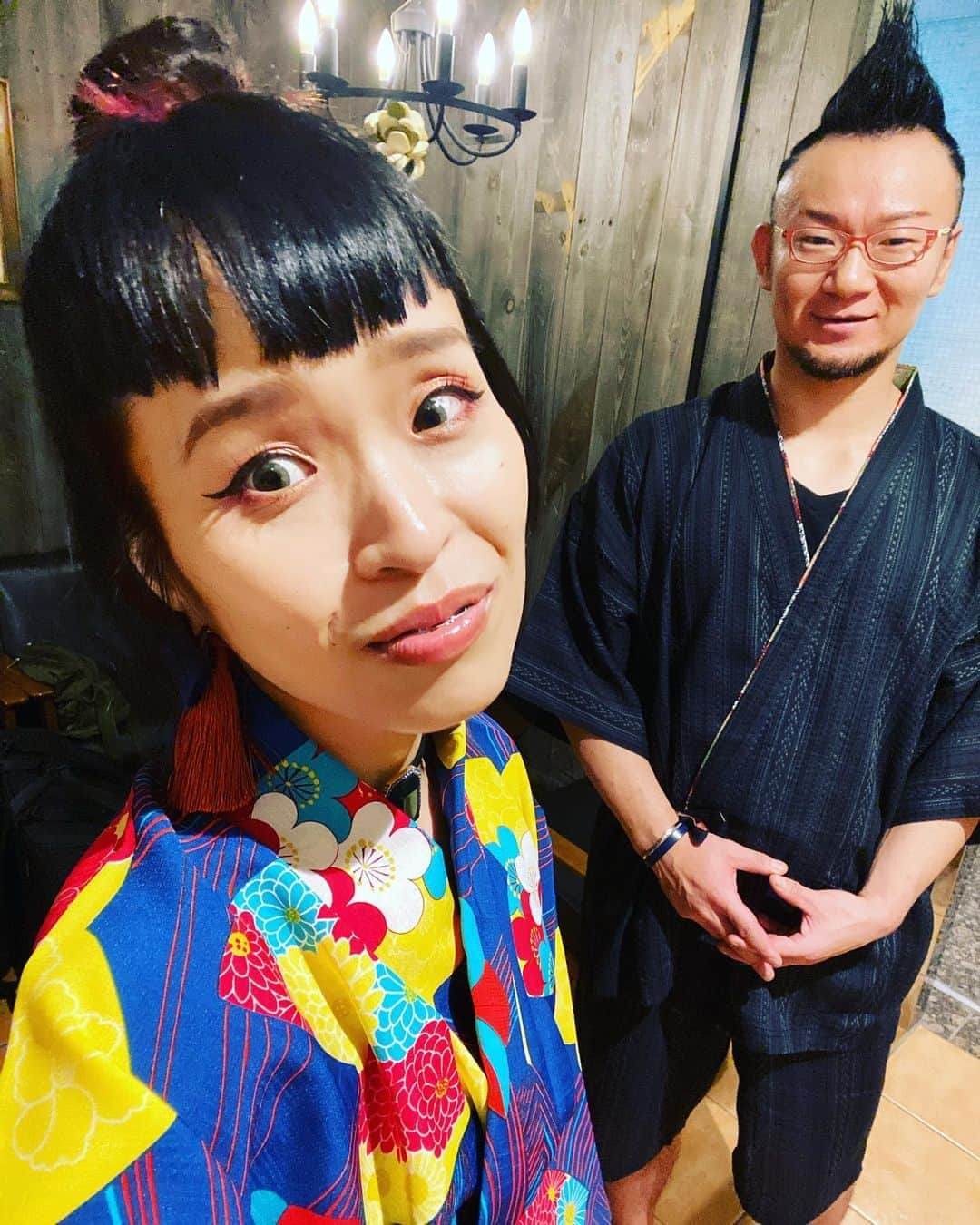 小春さんのインスタグラム写真 - (小春Instagram)「実際問題浴衣って面倒いけど 喜ばれるなら全力で着る派  隣は鍵盤式アコーディオンの筋肉都丸」8月11日 14時52分 - suttokodokkoiii