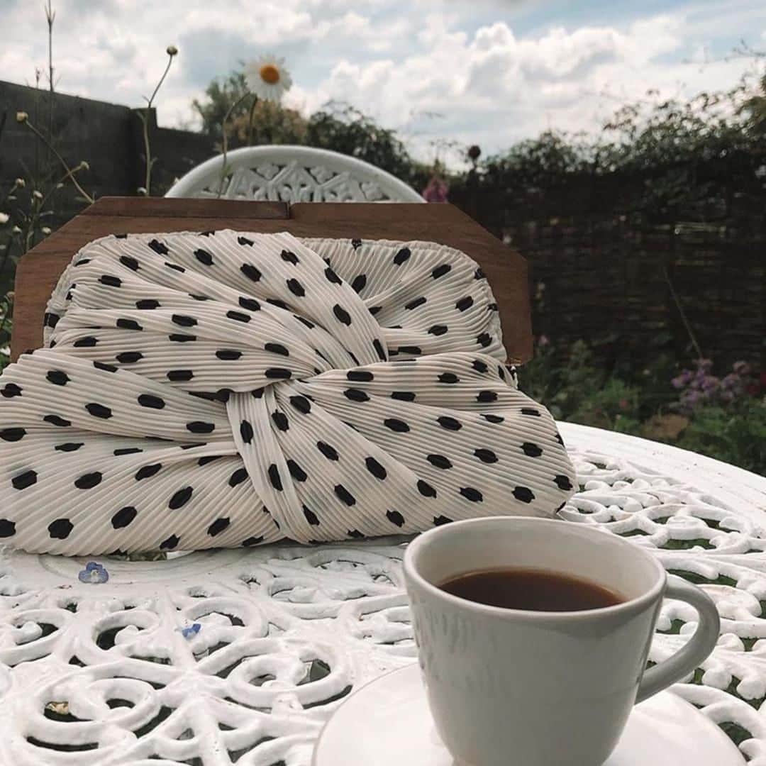アクセサライズのインスタグラム：「Spotted: the perfect morning coffee (or tea) companion ☕  📷: @stephybassett  Tap the link our bio to shop #Accessorize #Accessorizer」