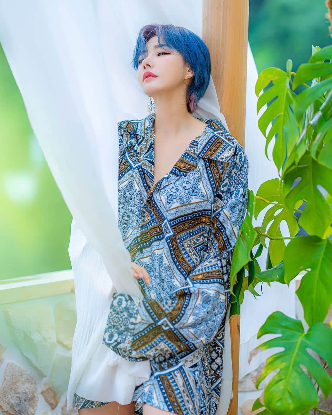 Han Ga Eunさんのインスタグラム写真 - (Han Ga EunInstagram)「💙  Photo @a_ca_in  Makeup @makeup_soukhyun  Haircolor @hearts_cdw 숏컷은👈동욱쌤에게!」8月11日 15時12分 - gaeungbebe