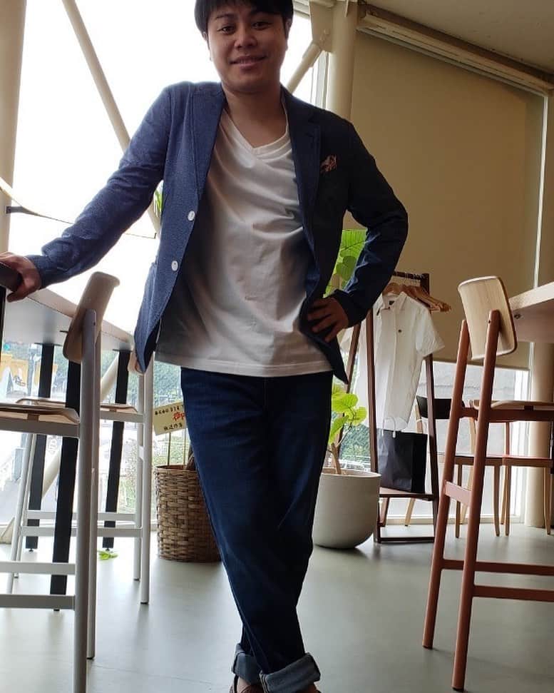 井上裕介さんのインスタグラム写真 - (井上裕介Instagram)「この写真！！ なんだか、ITの社長感ない？？ そう思ってるの、僕だけかなぁ！？  #NONSTYLE #井上 #社長 #IT #おれだけかなぁ」8月11日 16時27分 - nonyusuke