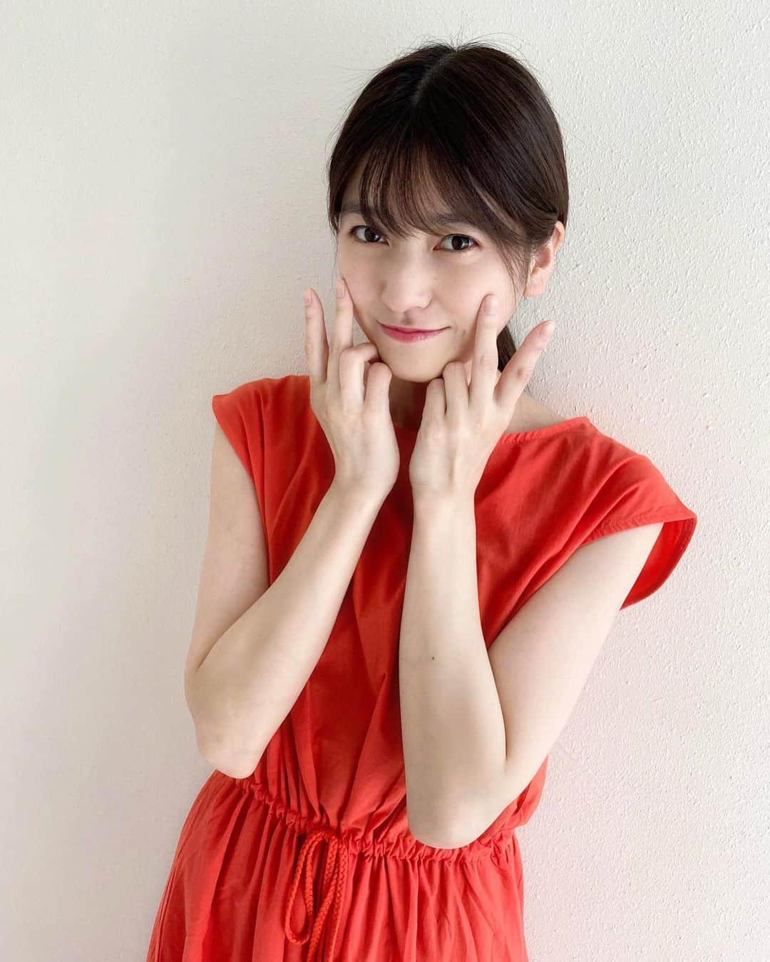 新保里歩さんのインスタグラム写真 - (新保里歩Instagram)「そして手の行き場に困った結果🥺笑」8月11日 21時59分 - riho_shinbo0714