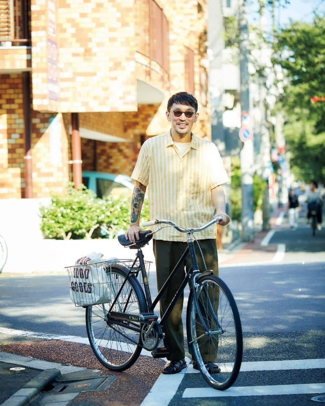 ブルータスさんのインスタグラム写真 - (ブルータスInstagram)「【いい自転車。★発売中】 自転車が生活に根づいた、街乗りライダーをハント！ 愛車について語りだすと、こだわりのフレームや独自のカスタムなど、もう話が止まらない。自転車好きの数だけ、それぞれの哲学がある。 #BRUTUS #いい自転車 #自転車」8月11日 22時00分 - brutusmag