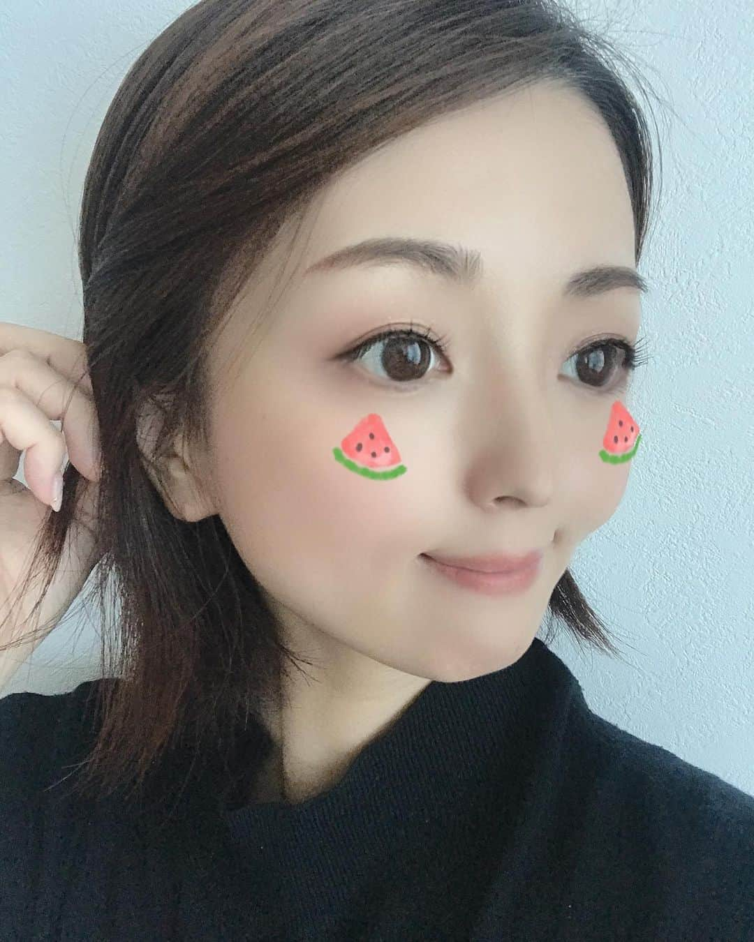 祥子さんのインスタグラム写真 - (祥子Instagram)「いやぁ〜暑い🥵☀️ 外でのマスクは地獄だよー😷  そうそう💓 ここ最近、まつ毛をあげるビューラーから解放されたいのと、 この夏の蒸し暑さであげたまつ毛がすぐに下がるストレスを阻止する為に💡 次世代まつ毛パーマのパリジェンヌラッシュリフトをしたよ👀 もーー、ひと言でいえば… 「本当に良いっ‼️‼️‼️」  ビューラー必要ないし、 メイク落としてもまつ毛は上がったままだからすっぴんでもなかなかいける笑 かなりオススメ❣️  めちゃくちゃ腕の良いアイリストのあいりちゃんにお願いしたんだけど✨ 理想のまつ毛を手に入れました♥️ あいりちゃん、ありがとう♡ これからもずっとお世話になります☺️🌸  #パリジェンヌラッシュリフト #パリジェンヌ #次世代まつ毛パーマ #まつげパーマ #ぱっちりまつ毛 #オススメ #ストレスフリー  #敏腕アイリスト #アイリスト @tama_eyelash.24 #ありがとう #最高の仕上がり #感謝 #thankyou」8月11日 16時31分 - sho_ko.0413