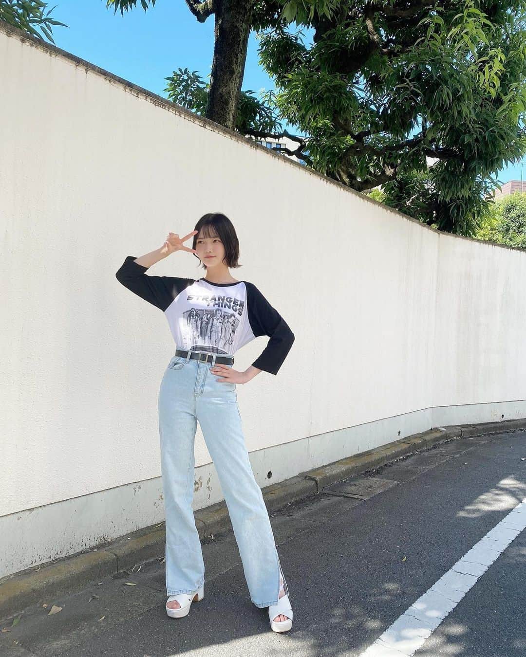 のインスタグラム：「. . . stranger things 🖤 . . . .」