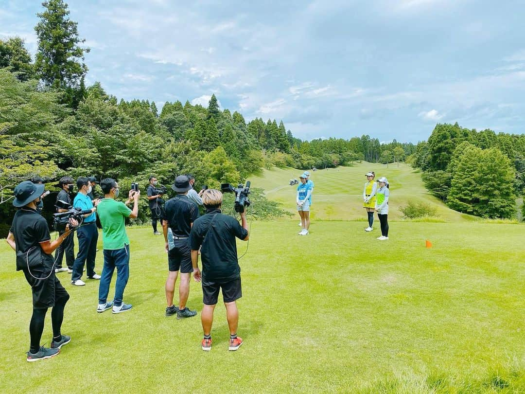 坂之下侑子さんのインスタグラム写真 - (坂之下侑子Instagram)「BS朝日女子ペアマッチ🏌️‍♀️⛳️ 8月17日21:00より放送📺💕 . . 原田桂プロと力を合わせて頑張りました😊💕 . . チームカラーはグリーンです💚💚 . . ぜひご覧ください🤗💗 #BS朝日 #ティーバー #女子ペアマッチ #ゴルフ番組 #女子プロゴルファー #プロゴルファー #💚💚💚」8月11日 16時33分 - yukiko_s0403