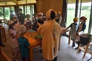 いわてグルージャ盛岡さんのインスタグラム写真 - (いわてグルージャ盛岡Instagram)「‪8月8日(土)、しずくいし「子育ち子ども食堂」に #キヅール が参加しました😆‬ ‪子ども達と貴重な時間を過ごすことができました✨‬ ‪ありがとうございました😊‬  ‪➡️ http://grulla-morioka.jp/tab03_event/news0811-03/  ‪#いわてグルージャ盛岡‬ ‪#一岩‬ ‪#グルージャ‬ ‪#GRULLA‬ ‪#サッカー‬ ‪#雫石‬ ‪#子育ち‬ ‪#子供食堂‬ ‪@CAN25043358 ‬ ‪#岩手‬ ‪#盛岡‬」8月11日 16時44分 - grullamorioka