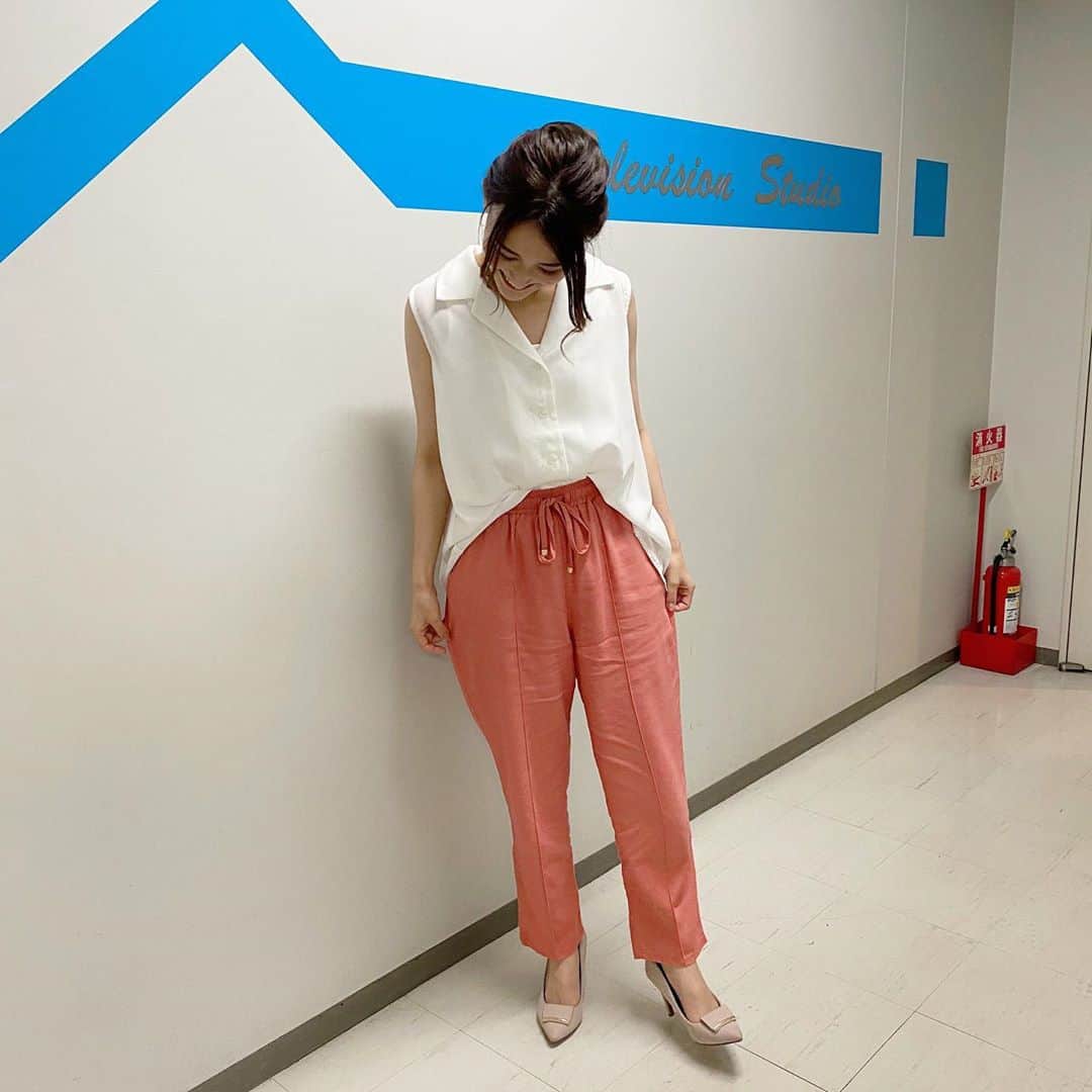 財津南美さんのインスタグラム写真 - (財津南美Instagram)「ㅤㅤㅤㅤㅤㅤㅤㅤㅤㅤㅤㅤㅤ 今日の衣装、 背中側がプリーツになっていて可愛かったです🥺💡ㅤㅤㅤㅤㅤㅤㅤㅤㅤㅤㅤㅤㅤㅤㅤㅤㅤㅤㅤㅤㅤㅤㅤㅤㅤㅤ  #アサデス#衣装#苦笑い」8月11日 17時15分 - zaitsu_minami