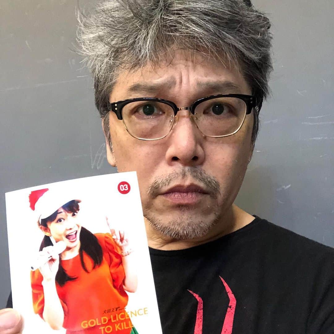 三上市朗のインスタグラム：「寝起きっぽいですが、稽古場です。ちゃんとコンプする為にプリントアウトしましたよ！ #大田王」