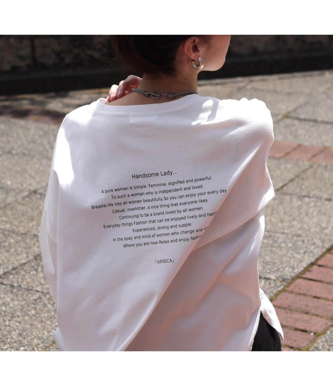斎藤寛子さんのインスタグラム写真 - (斎藤寛子Instagram)「▷バックロゴ半袖TシャツBack Print T-Shirt. . 再販売のお知らせです📢. . 沢山のご希望リクエストを頂きありがとうございます🙏✨. 大変お待たせいたしました🙇‍♀️. . 8/12(wed)12:00〜再販売START⏰. . この度は沢山の数をご用意させていただいております✨ お盆休みにゆったりとショッピングをお楽しみくださいますと幸いです💐😊✨  どうぞよろしくお願いします。. . #blogup . . tshirt #anieca @anieca_official  . .  #hiroko #158cm #coordinate #outfit##ママファッション#ママコーデ#カジュアル#大人カジュアル#アニーカ#instafashion#casual」8月11日 17時29分 - hiroko4life