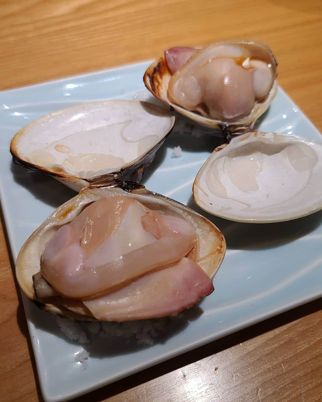 沖田杏梨さんのインスタグラム写真 - (沖田杏梨Instagram)「I love sushi the most!!! とにかくお鮨がすき。ここは新鮮すぎて歯応えがある。あとまだ海の匂いがした🍣  #anriokita #sushi #anrisushi」8月11日 17時47分 - anri_okita