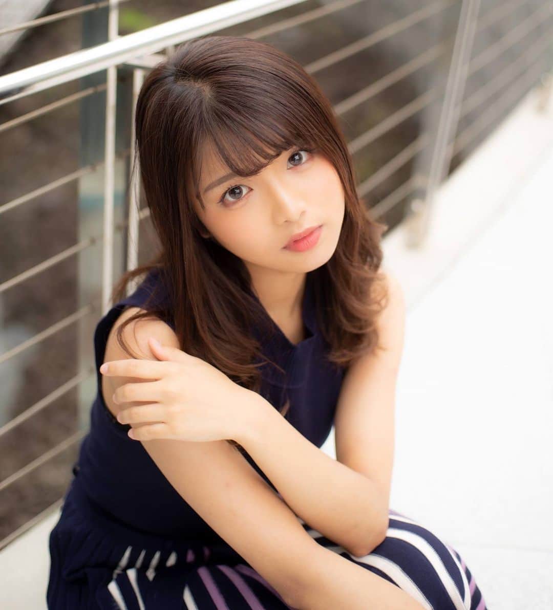山本ゆうかのインスタグラム：「.﻿ ﻿ ﻿ ﻿ ﻿ 撮影用に服を買いたいのですが﻿ どんなのが良いんだろう…﻿ ﻿ ﻿ ワンピースが好きでワンピースばっかり👗﻿ 似たようなの買っちゃう_:(´ཀ`」 ∠):﻿ ﻿ ﻿ ﻿ ﻿ #portrait #ポートレート #撮影会モデル #ポートレートモデル  #関西サロモ #被写体 #ポートレートしま専科  #キリトリセカイ #スクリーンに恋して #カメラマンさんと繋がりたい  #portraitphotography #good_portraits_world  #instagood #instaportrait #lovers_nippon  #イチナナライブ #17live #イチナナライバー #レディアゼル  #ノースリーブ #ニットワンピ」