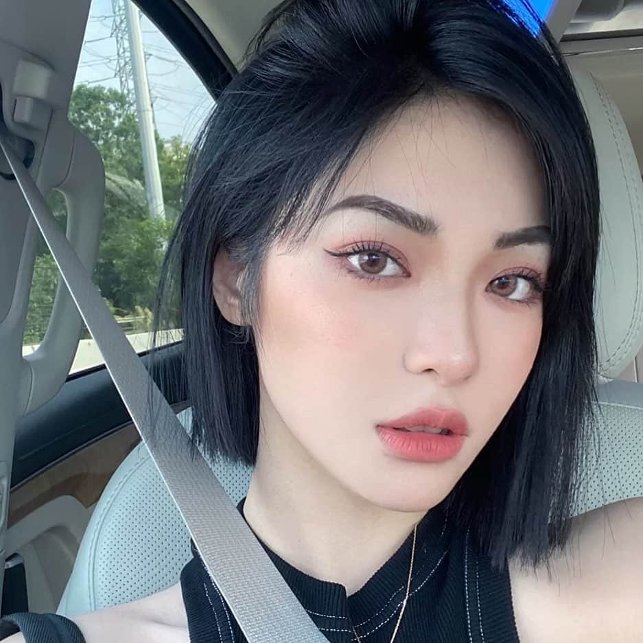 原涼香のインスタグラム：「hair image 🦋🖤 ㅤㅤㅤㅤㅤㅤㅤㅤㅤㅤㅤㅤㅤ」