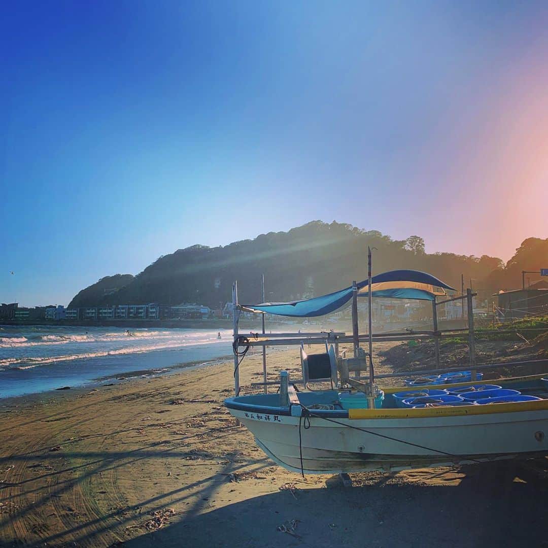 のインスタグラム：「サーフィン休憩中🏄‍♂️ surf break   #gonesurfing #サーフィン #湘南 #Japan #Shonan」