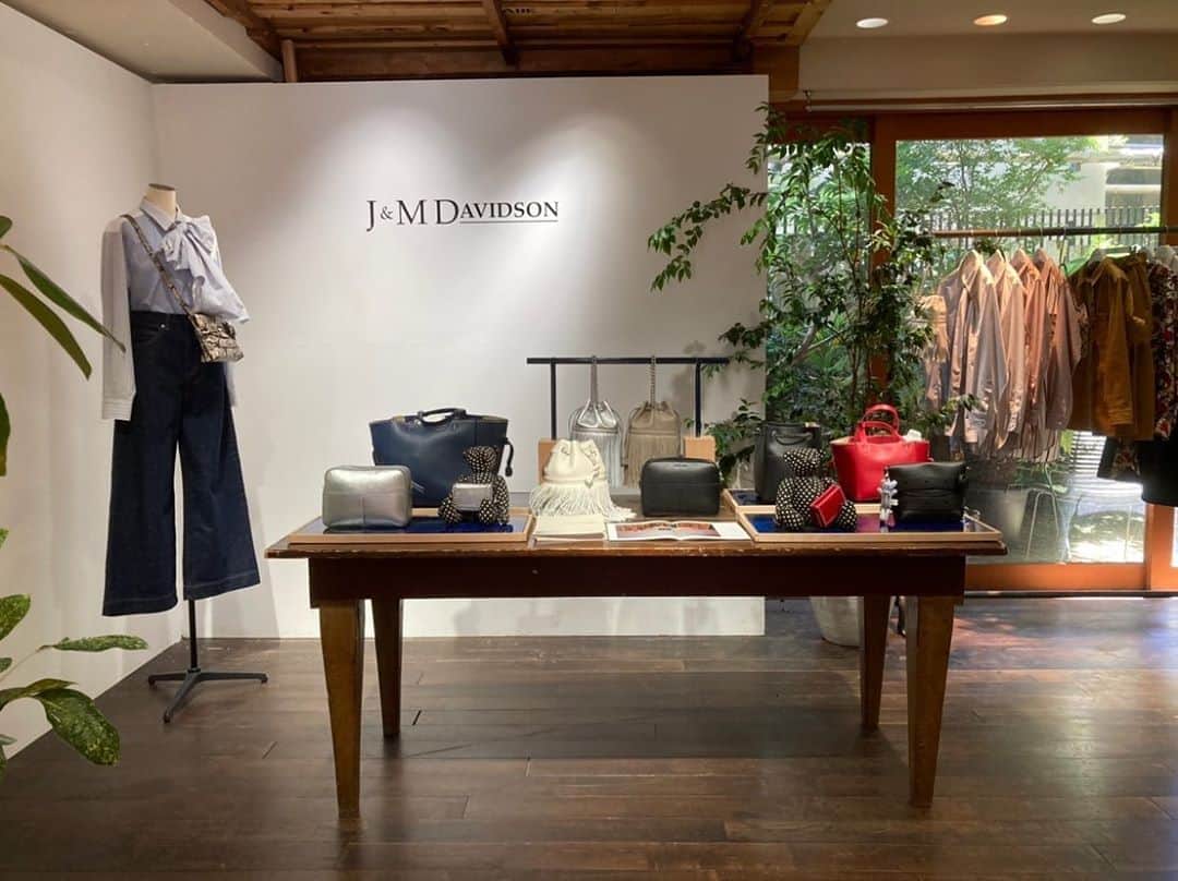 J&M Davidsonさんのインスタグラム写真 - (J&M DavidsonInstagram)「Don’t forget to visit our Pop-Up at BIOTOP, open until 23rd August. Discover the new Autumn Winter 2020 collection new styles and ready-to-wear offering.   #JandMDavidsonAW20 #AW20 @biotop_official」8月11日 18時18分 - jandmdavidson