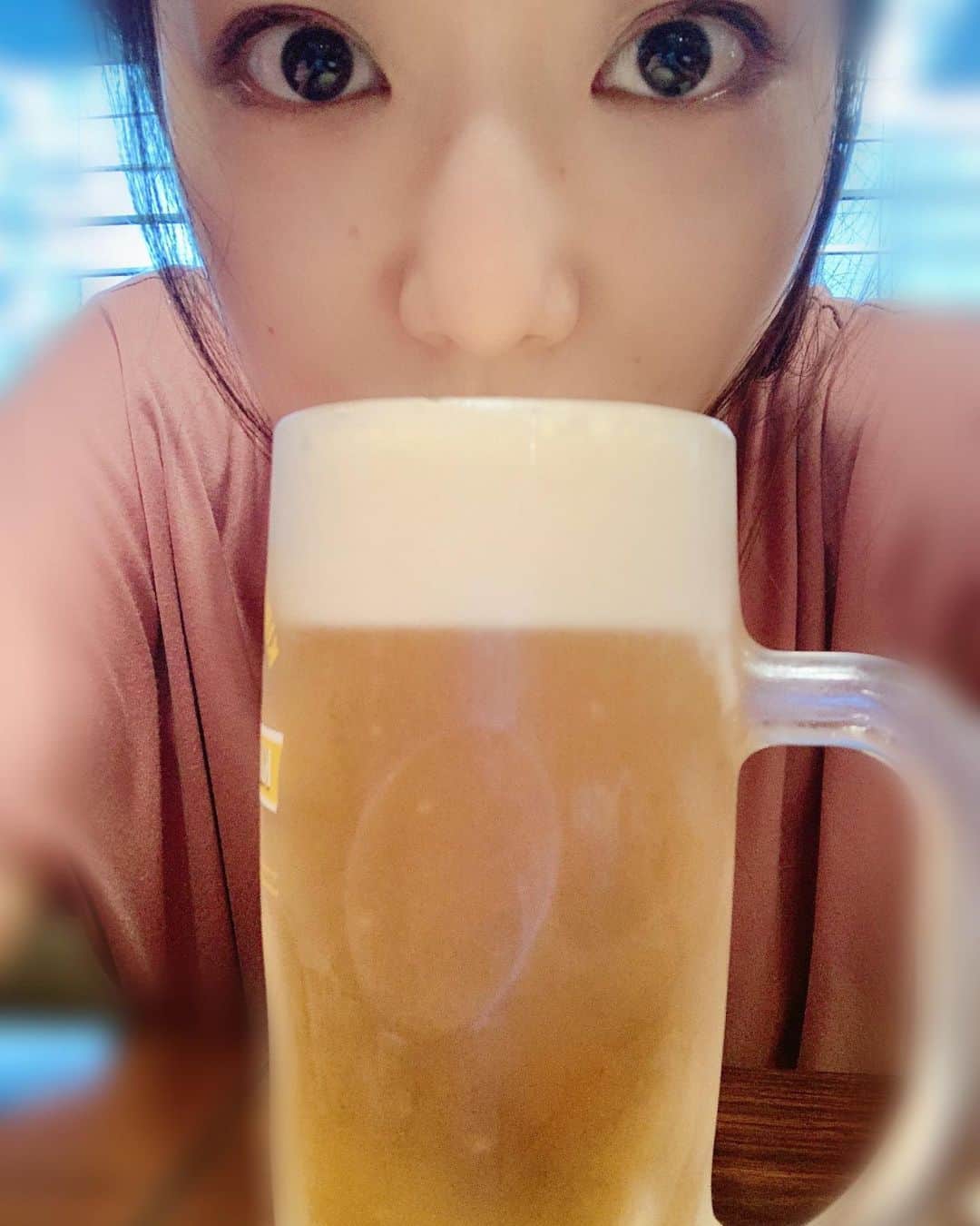 愛純もえりのインスタグラム：「東京が暑過ぎる問題。。。  ...てことでお先に失礼しまぁーす🍺✌️  幸せな時間は、自分で作る✨❤️✨」