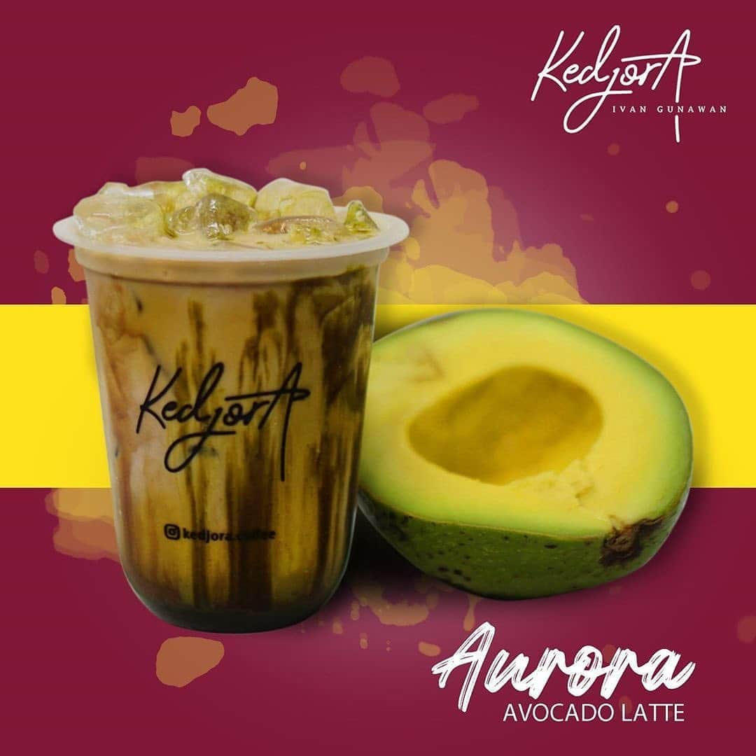 Ivan Gunawanさんのインスタグラム写真 - (Ivan GunawanInstagram)「. Menu baru di @kedjora.coffee !!!!! “AURORA AVOCADO LATTE” Racikan terbaru dari kedjora coffee rasa buah avocado di mix dengan kopi ditambah rasa susu yang creamy serta taburan coklat diatasnya, bisa dibayangkan kan rasanya bakal pecah banget dimulut kalian? . . Yuk order @kedjora.coffee sekarang juga ! ——— klik bio untuk langsung order  . 📱Order #KedjoraCoffee  #KEDJORABSD : - WhatsApp Delivery : 0858-9462-7886 / 0818-0431-3112 Alamat :  Rosevile Soho & Suites bsd  #KEDJORACipete - WhatsApp Delivery : 0813-8623-6834 / 08180-731-3131 Alamat: Kedjora Coffee Cipete Jl. Abdul Majid Dalam  Komplek Perhubungan Laut No. 5, Cipete, Jakarta Selatan .  #KEDJORATebet - WhatsApp Delivery : +62 813-1837-2760 Alamat: Kedjora Coffee Tebet Infinia Park Jl. Dr. Saharjo Kav.45 Manggarai, Tebet , Jakarta Selatan. . . #kedjoracofee #kedjoracoffeeBSD #kedjoracoffeeCipete #kedjoracoffeeTebet  #coffeelovers #coffee #espresso #matcha #espressomatcha #chocomilk #latte #strawberrycano #charcoallatte #love #lebihmaniskamu #kopikedjora #coffee #coffeetime #coffeelover #cappuccino #drink #moodbooster #love #photooftheday」8月11日 18時44分 - ivan_gunawan