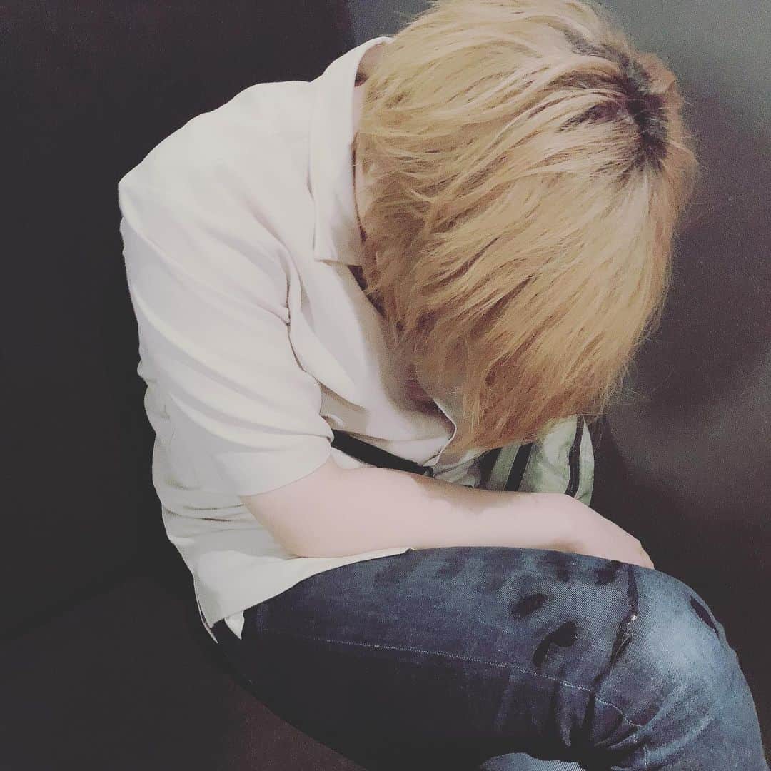 らいるのインスタグラム：「oyasumi nonbei...」