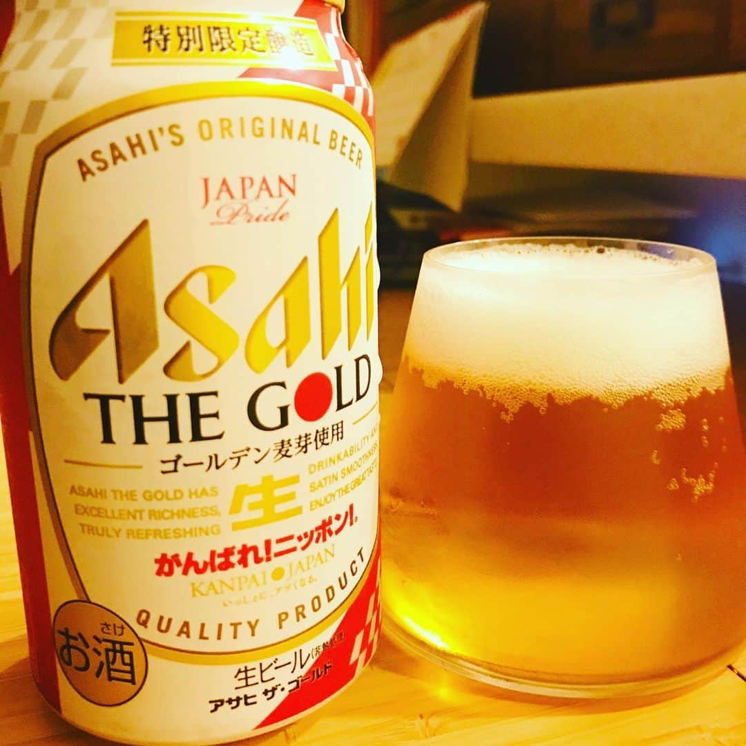 堀井亮佑のインスタグラム：「アサヒのthe gold。がんばれ日本！なパッケージが切ないが素敵。普通に日本人が好きな美味しいピルスナー。 #beer #堀井ビールログ  #asahibeer」