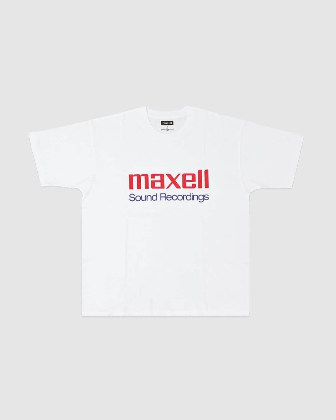 JOURNAL STANDARDさんのインスタグラム写真 - (JOURNAL STANDARDInstagram)「#JSでしか買えないモノ﻿ ﻿ 『Maxell × JOURNAL STANDARD』﻿ ﻿ 電機メーカー『Maxell(マクセル)』との JOURNAL STANDARD コラボTシャツ﻿ コレクションがローンチ。﻿ ﻿ 80年代に米国で放映され、椅子に座る男性がスピーカーから流れるサウンドの風に吹かれるシーンが印象的な『Maxell』のCM、"Blown Away Guy" として知られるヴィジュアルをメインに、過去のパッケージデザインにある秀逸なグラフィックを落とし込み、プリントボディには強度と機能を兼ね備える日本発のTシャツブランド『G.O.A.T』を採用。﻿ ﻿ "JSでしか買えない" スペシャルコレクションを是非、お見逃し無く。﻿ ﻿ 各¥5,800+Tax﻿ SIZE:S,M,L　﻿ NO:20071600900030﻿ ﻿※ベイクルーズでも近日公開予定  -------------------------------﻿ ﻿ ﻿ 公式通販ベイクルーズストア及び﻿ JOURNAL STANDARD 各店舗にて﻿ summer saleを開催中‼︎ ﻿ ﻿ 気になるアイテムはいますぐCHECK‼︎﻿ ﻿ ﻿ ------------------------------- ﻿ ﻿ @maxelljp﻿ @goat.tee.tokyo﻿ @baycrews﻿ ﻿ #journalstandard#maxell#tshirts﻿ #tee﻿ #teeshirts﻿ #goat﻿ #baycrews﻿ #fashion﻿ #mens﻿ #ジャーナルスタンダード﻿ #マクセル﻿ #tシャツ﻿ #ベイクルーズ」8月11日 18時57分 - journalstandard.jp