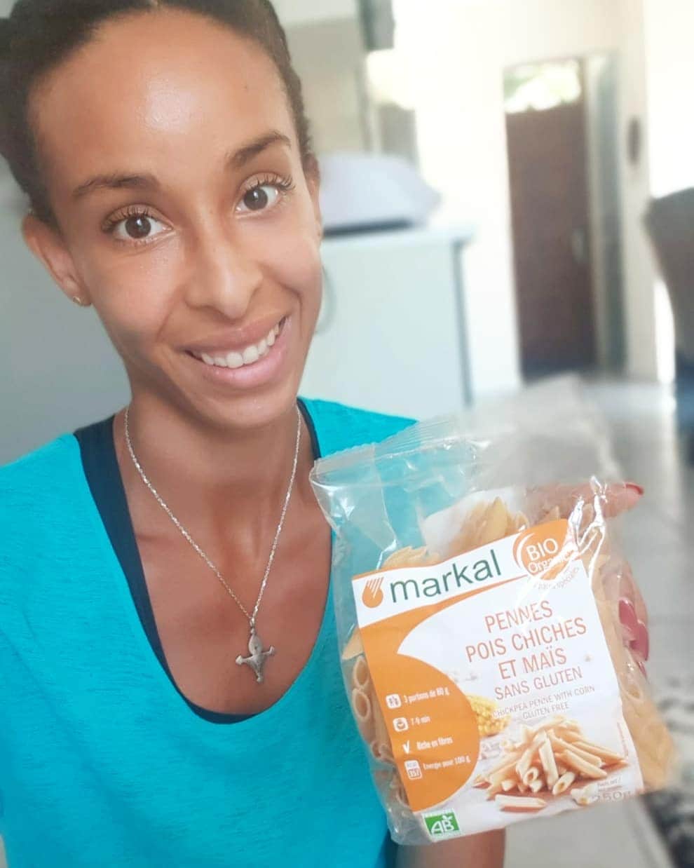 Elea Mariama DIARRAのインスタグラム：「Je vous montre en story ma dernière commande chez @markal_bio. Je vous explique pourquoi ces produits là et quels sont leurs intérêts nutritifs. 🍽️ . .  #markalapprouve」