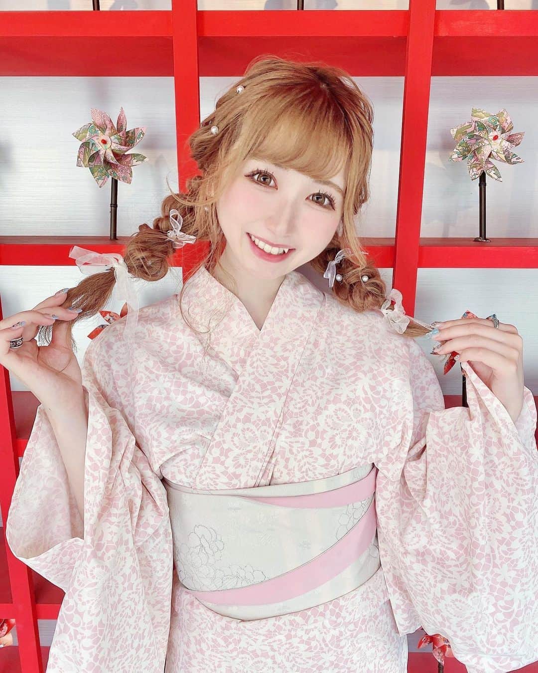 のインスタグラム：「@village_tokyo で浴衣レンタルしました👘💕 かわいい着物たくさんあってそっちにしようとしたけど浴衣でも暑かったので正解だった🙆‍♀️w ヘアアレンジもかわいい₍ᐢ⸝⸝› ̫ ‹⸝⸝ᐢ₎ * *  #浅草 #浅草着物レンタル #浅草食べ歩き #着物レンタル #浴衣 #浴衣ヘアアレンジ #浴衣女子 #浴衣レンタル #ヘアアレンジ #玉ねぎヘアー #サロモ #サロンモデル #自撮り女子 #被写体 #メイド #コンカフェ #アイドル #地雷メイク #美男美女と繋がりたい #八重歯 #ロリ #asakusa #yukata #kimonogirl #japan_of_insta #japaneseculture #japanesegirl #followforfollowback #いいね返し #フォローミー」