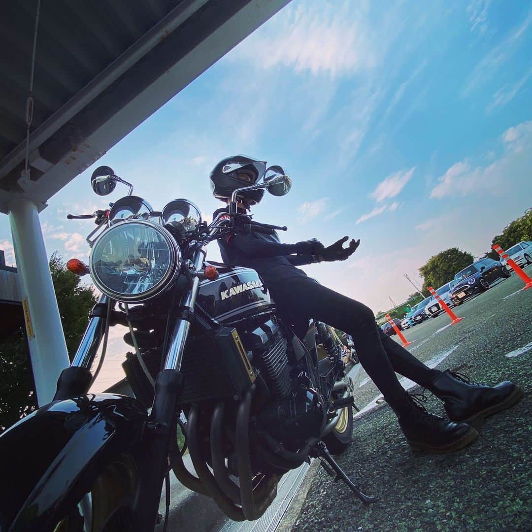 栗原航大さんのインスタグラム写真 - (栗原航大Instagram)「かっこつけちゃいました🔥🔥🔥  #バイク #バイク乗り #バイク乗りの日常 #ライダー  #カワサキ #カワサキバイク #kawasaki #zrx400ii #zrx400乗り」8月11日 19時28分 - ko_dai612