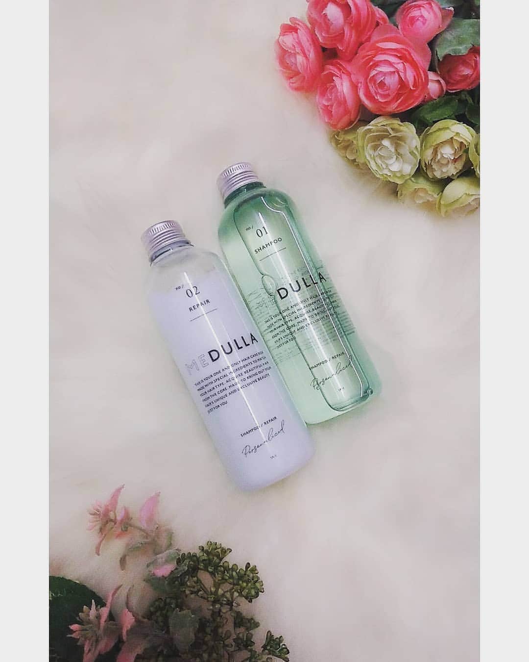 のインスタグラム：「カラー&香りを5種類から選べるオーダーメイド式のシャンプー&リペア💞見た目が可愛くてその上すぐに髪がサラサラツヤツヤにまとまるオススメの商品✨🤗✨是非チェックしてみてね😉🍀 #メデュラ #メデュラシャンプー #メデュラトリートメント https://click.j-a-net.jp/1995777/759878/」