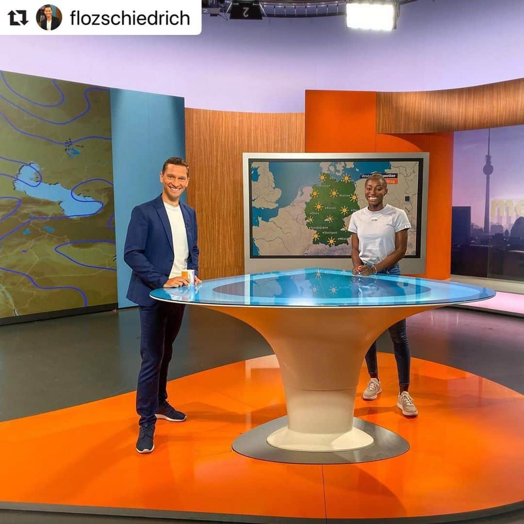 リサ・マリエ・クウェイイーのインスタグラム：「#Repost @flozschiedrich with @make_repost ・・・ Nach ihrem ersten nationalen Titel (100 Meter) folgte heute früh der erste TV-Auftritt von Sprinterin @lisakwayie 😊👌  Und es war mindestens so unterhaltsam wie auf der Tartanbahn ☺️👍  Das Gespräch über ihren Meistertitel, über Training in Corona-Zeiten und über Olympia im kommenden Jahr gibts in meiner Bio ☝️Und das Beste kam zum Schluss: Die Dankbarkeit über ihren Grundschullehrer, der Lisa Marie Kwayie überhaupt erst überredet hatte, in einen Sportverein einzutreten 😂 Dieses Interview bleibt in Erinnerung!!! @zdfsport  #deutschemeisterin #trackandfield #cantstopher #olympics #sprint #100meters #athletics #leichtathletik #spotlight #interview #talk」