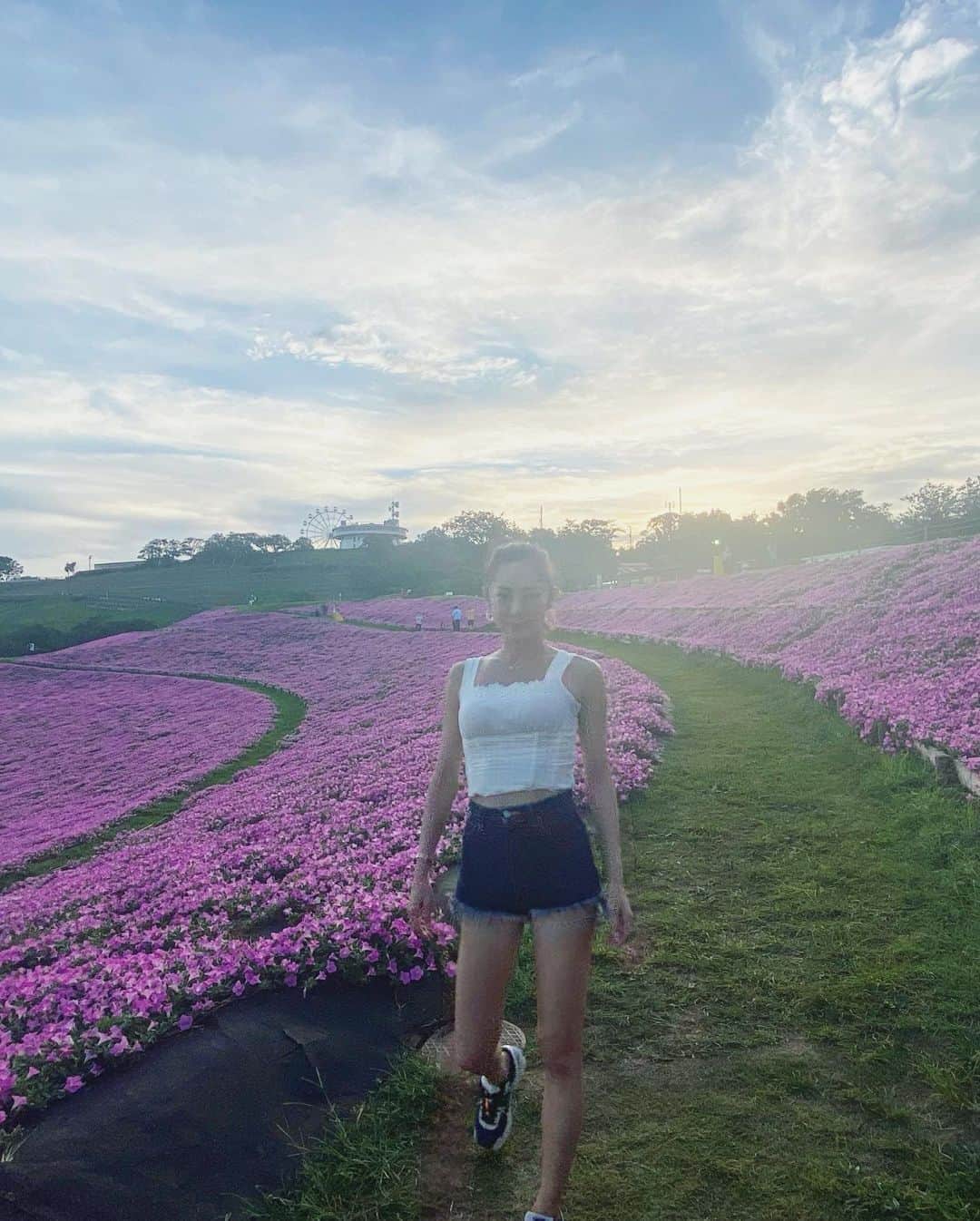松岡李那さんのインスタグラム写真 - (松岡李那Instagram)「🌸💖🌸💖🌸💖🌸💖🌸💖🌸💖🌸💖🌸💖🌸💖🐶🐶 • #floweroflife  #pink  #summer  #foryou」8月11日 19時54分 - linahxoxo