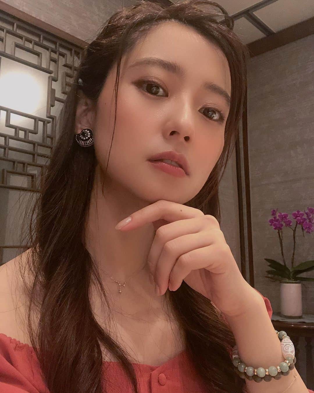 段文凝さんのインスタグラム写真 - (段文凝Instagram)「本当はまたすぐにでも北京ダック食べに行きたいです😢😋❗️ . .  #TV#TV収録#TV出演#生放送 #メイク#インフルエンサー#撮影#チャイボーグ#オルチャンメイク#オルチャンヘア#韓国#中国#ファッションモデル#モデル#ヘアメイク#中国メイク#クリエイター#雑誌#雑誌撮影#雑誌掲載#ポニーテール#タピオカ#広告モデル#タレント#イベント#アパレル#アパレル撮影#アパレルモデル#北京ダック#銀座」8月11日 19時57分 - duan_wen_ning