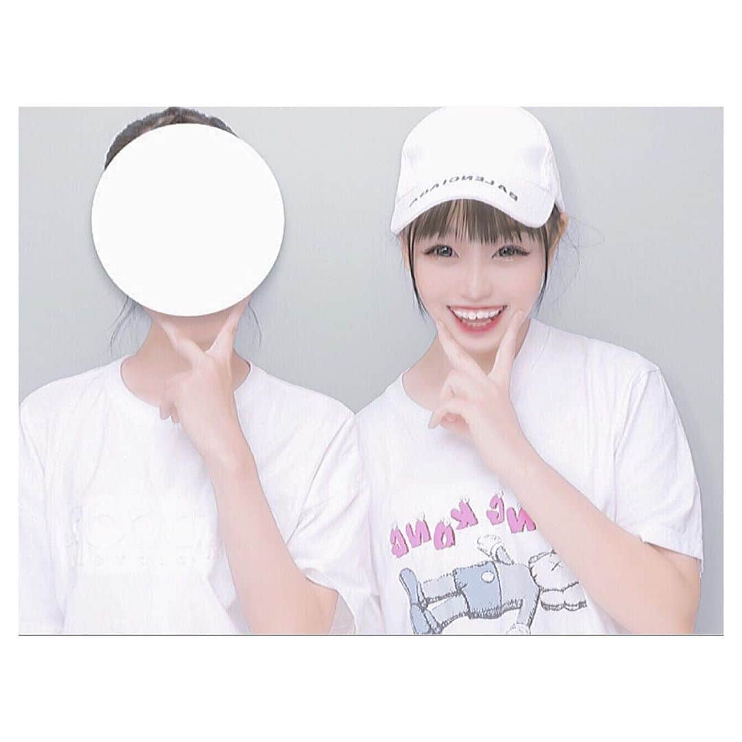 こあ（ゆずこあ）のインスタグラム：「・ おとももちとプリった‪( ◜௰◝ ）‬‪‪❤︎‬ ・ ・ 1枚目なんか楽しそう（笑）(*´艸`) ・ ・ 課題も沢山あるけど楽しむ時はとことん楽しむ!!(◍´꒳`)b 夏休み充実させてこ〜🤟🏼 ・ ・ #ぷりんと倶楽部 #プリント倶楽部 #プリクラ#プリクラポーズ #プリクラ加工  #メルル」