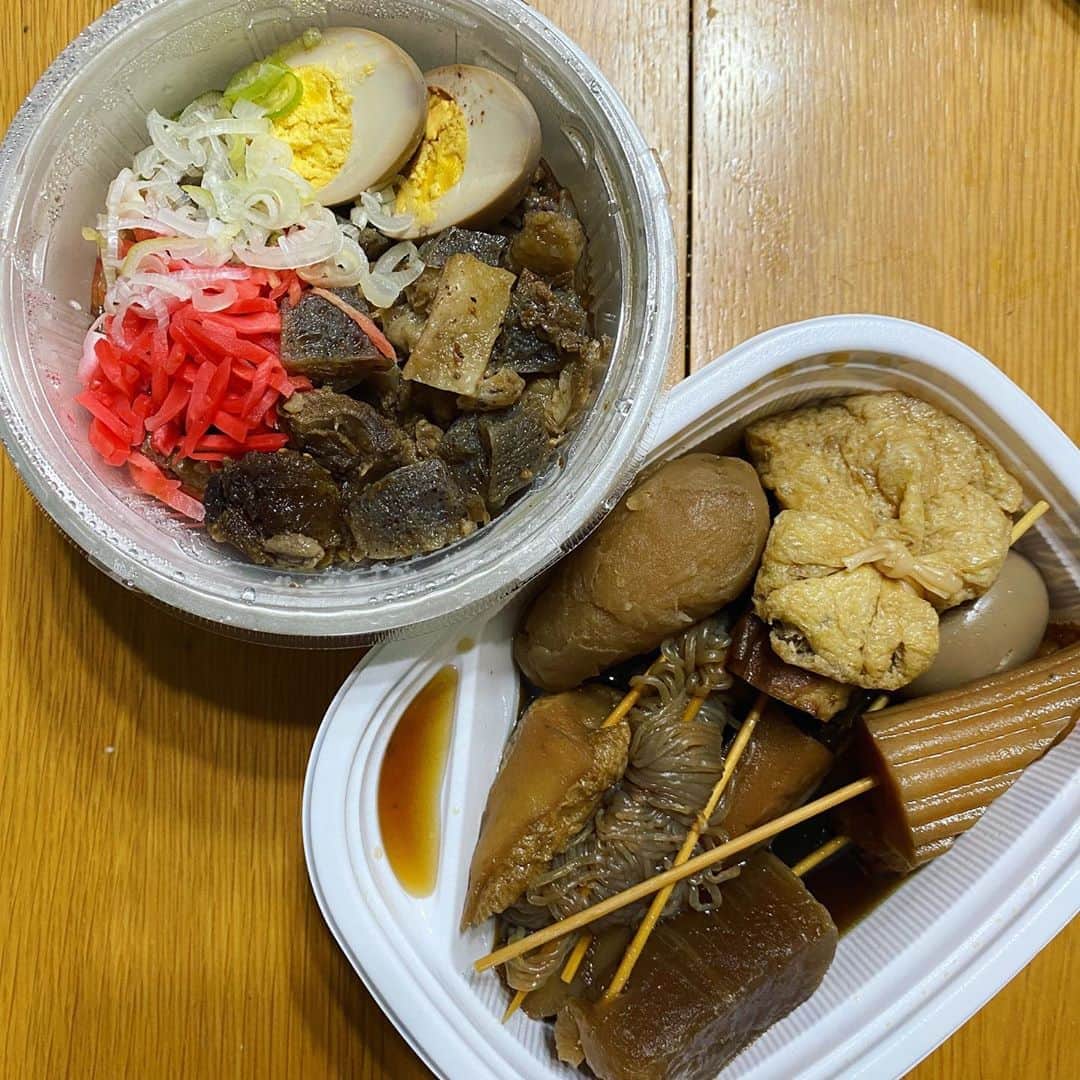 run+さんのインスタグラム写真 - (run+Instagram)「#奇遇ですね からの奇遇ですね！ 前日の #しぞーかおでん がおいしくて地元の味を買って帰れるお店を @ai_bon.bon ご案内頂いてたら、 見覚えあるオレンジTシャツ！またしても #奇遇ですね ♡  ご一緒させて頂き🥂一杯だけのつもりが… 楽しい時間は早かった😆✨  気になったお土産色々🎁🛍」8月11日 20時16分 - runplus