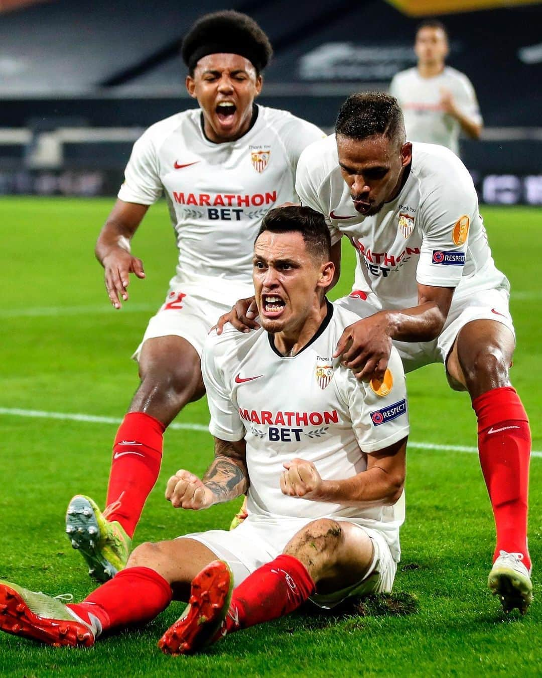 LFPさんのインスタグラム写真 - (LFPInstagram)「🔥 E U P H O R I A 🔥  #LaLiga #SevillaFC #Ocampos #Koundé #Fernando #Football #Goals」8月12日 6時04分 - laliga