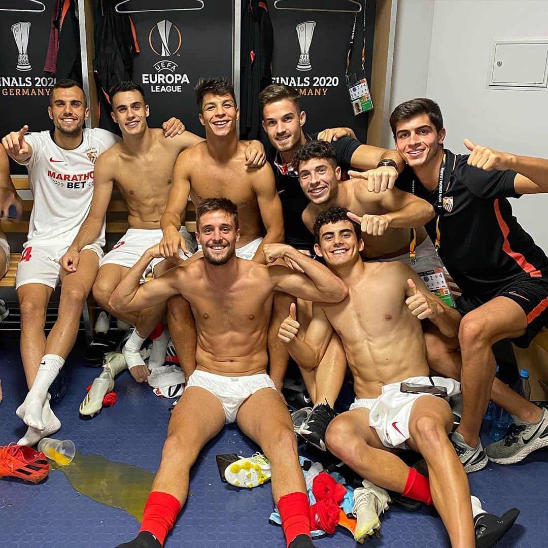 オリベル・トーレスのインスタグラム：「Vamosssssss equipo!!!! A semifinales💪🏼 Vamos @sevillafc .. Enhorabuena a todos🤞🏼💪🏼」