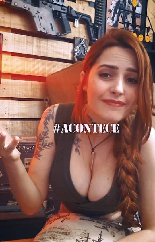 Anna Vargasのインスタグラム：「Explicando o básico do básico do Airsoft/Milsim pra quem ainda não entende como funciona. . Parceiros: LOJA: @companystoreac Use o cupom MYST para ganhar 5%OFF . EQUIPAMENTOS TÁTICOS: @511tacticalbrasil . MUNIÇÃO: @spartanairsoftmunition . TREINAMENTOS TÁTICOS: @fhtreinamentosespeciais . PATCHES BORDADOS: @1ciadistintivosoficial . SITES: @sitevipinternet . CAMISETAS: @teamsix.brasil . #milsim」