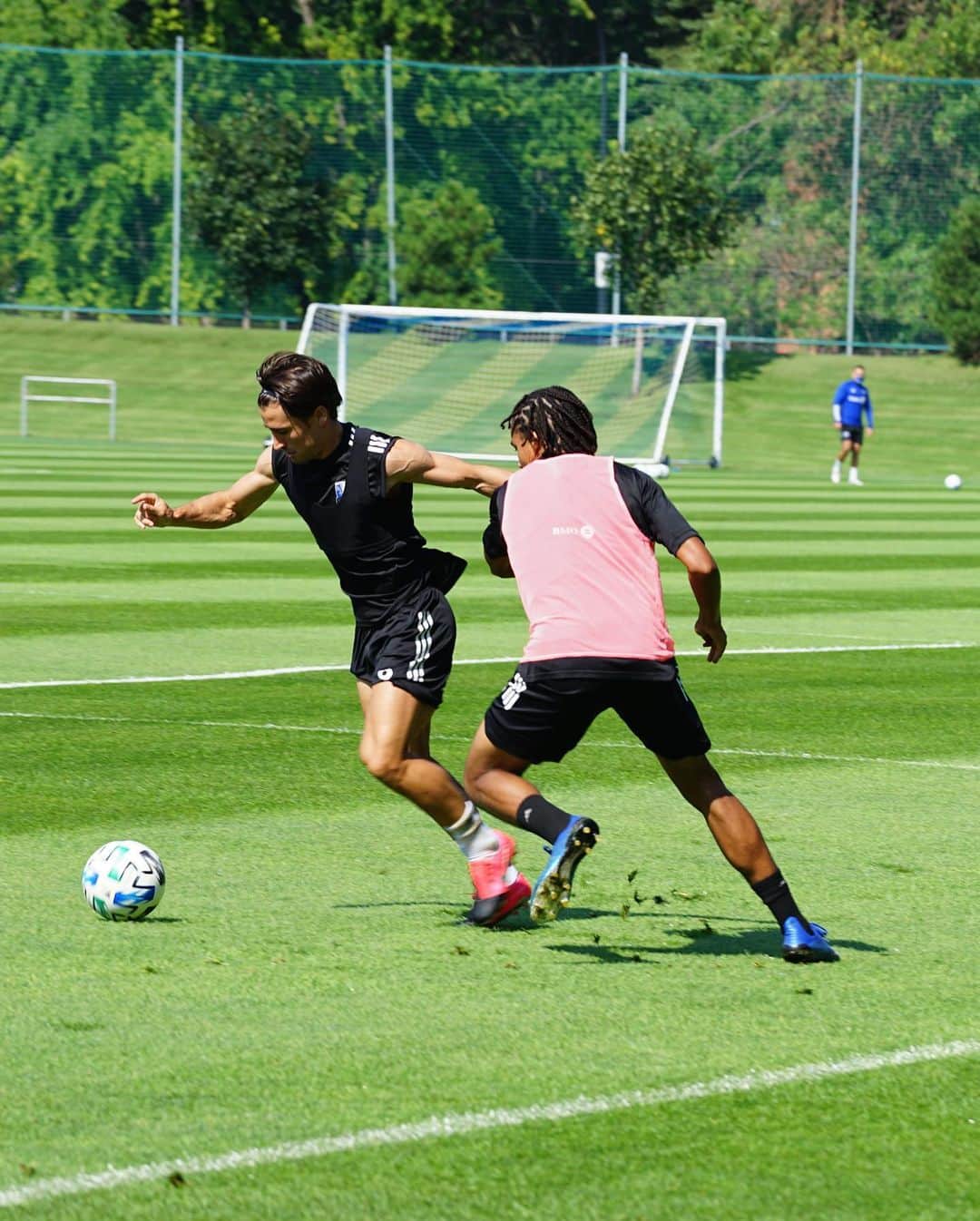 ボージャン・クルキッチさんのインスタグラム写真 - (ボージャン・クルキッチInstagram)「Training done! Couldn't wait to get back out on the grass. ¡Entrenamiento superado!  Había ganas de volver a entrenar de nuevo. @impactmontreal」8月12日 6時49分 - bokrkic